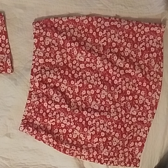 Two-Piece Mini skirt and crop top! - Picture 4 of 5